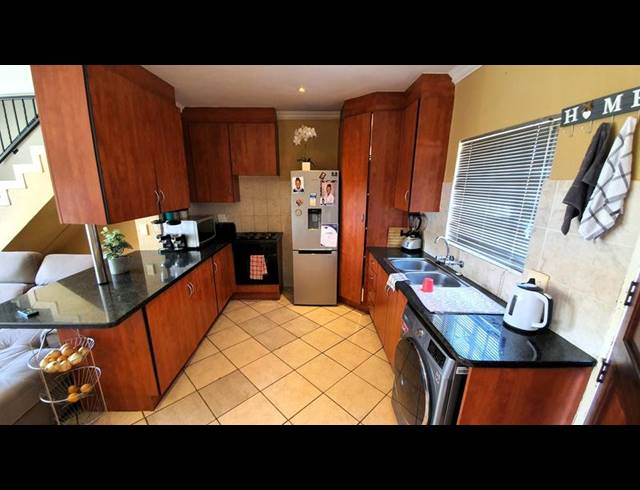 2 BEDROOM TOWNHOUSE FOR SALE IN ANNLIN